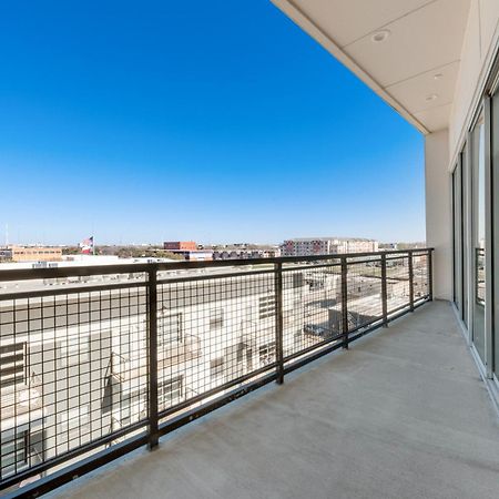 Snappy Loft Style 2Br I Gym I Parking I Workspace دالاس المظهر الخارجي الصورة