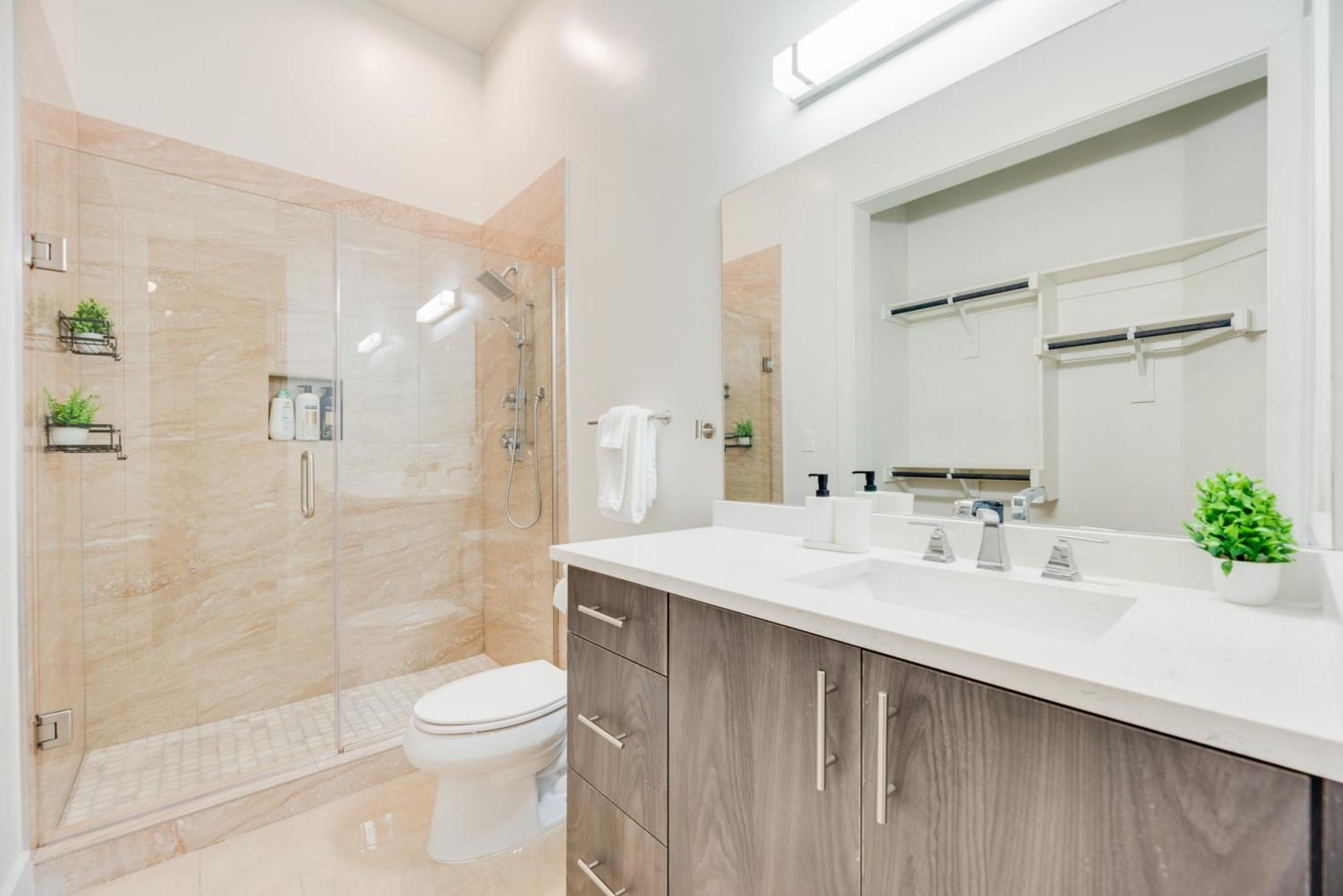 Snappy Loft Style 2Br I Gym I Parking I Workspace دالاس المظهر الخارجي الصورة