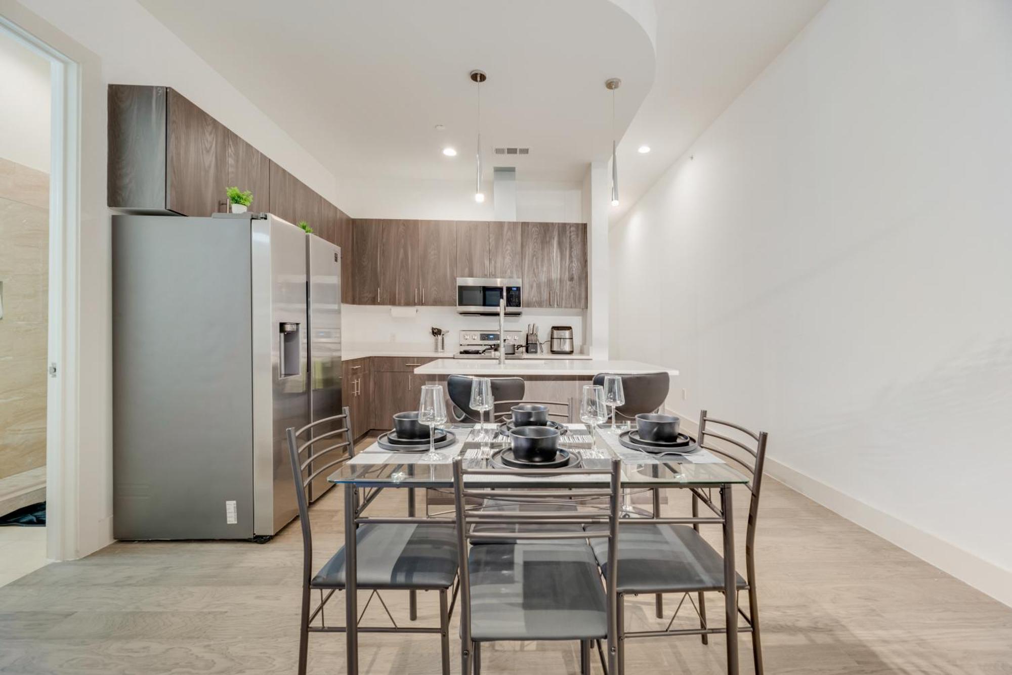 Snappy Loft Style 2Br I Gym I Parking I Workspace دالاس المظهر الخارجي الصورة