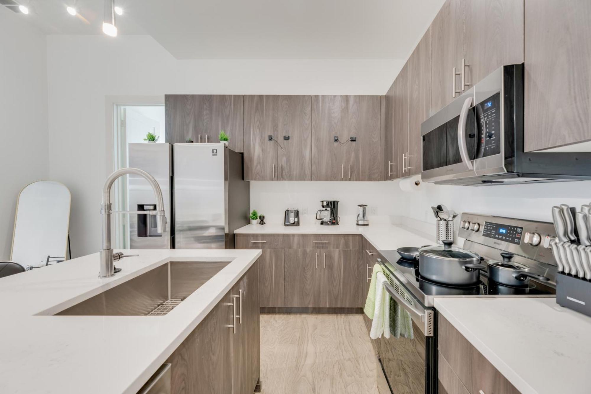 Snappy Loft Style 2Br I Gym I Parking I Workspace دالاس المظهر الخارجي الصورة